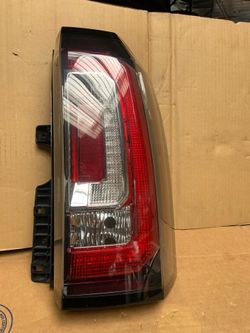 Right Tail light GMC Yukon 2015-20