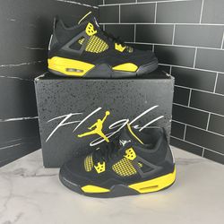 Jordan 4 Retro Thunder SZ 6.5