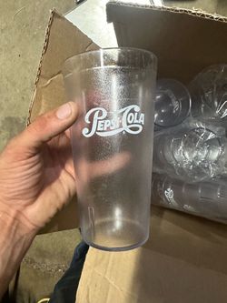 Plastic restaurant cups