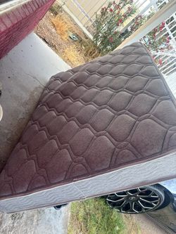 Full size mattress