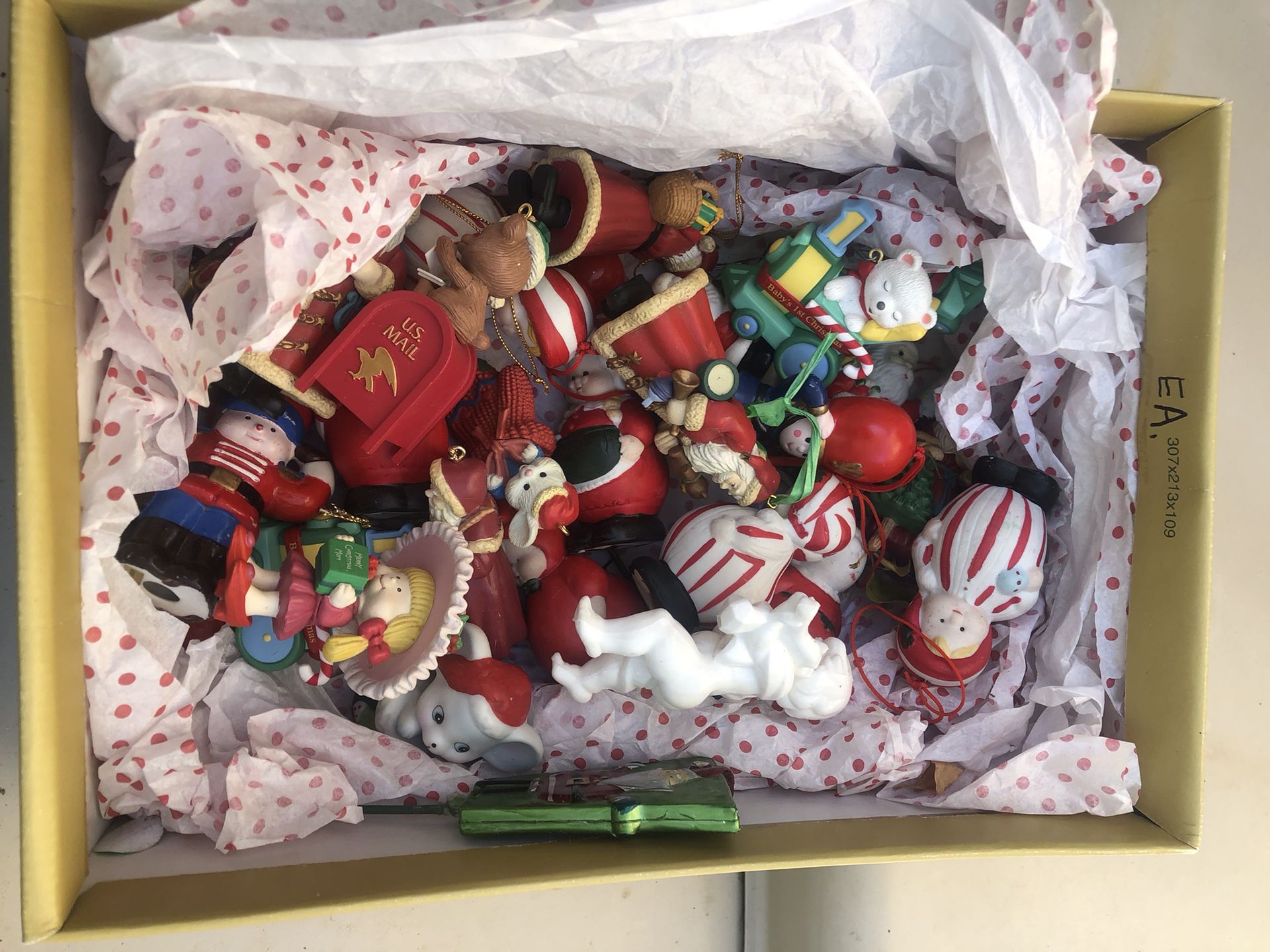 Very Good Condition Christmas Ornaments Lot