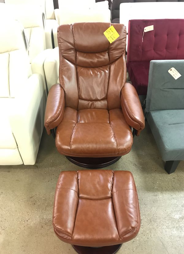 Chair And Foot Rest Set For Sale In Indianapolis In Offerup