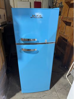 RCA Retro Mini Fridge with Freezer