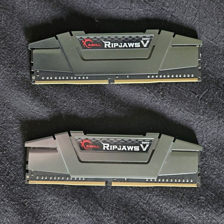 G.SKILL Ripjaw 2x8GB DDR4-3200 RAM