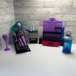 Monster High Create A Monster Lab With Doll And Accessories.  