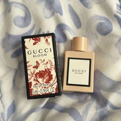 Gucci Bloom Eau de Parfum Splash Travel Size (0.16 oz.)