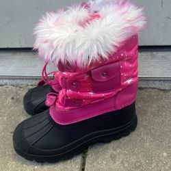 SNOW BOOTS SIZE 6