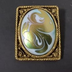 VTG Women's Ladies Girl's Gold Tone Porcelain Glass Pin Brooch Jewelry