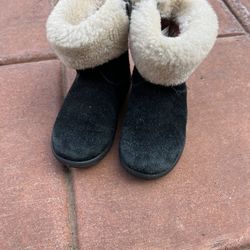 Ugg Jorie II Boots for kids (black, size 7.5)