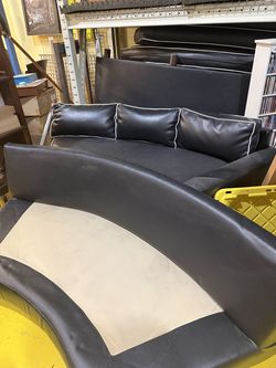 Black Vintage Sectional Round Couch