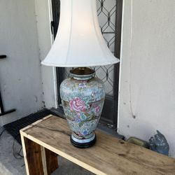 Vintage Hand-Painted Flower Vase Lamp  This elegant vintage lamp stands 28 inches tall, featuring a beautifully hand-painted porcelain vase base adorn