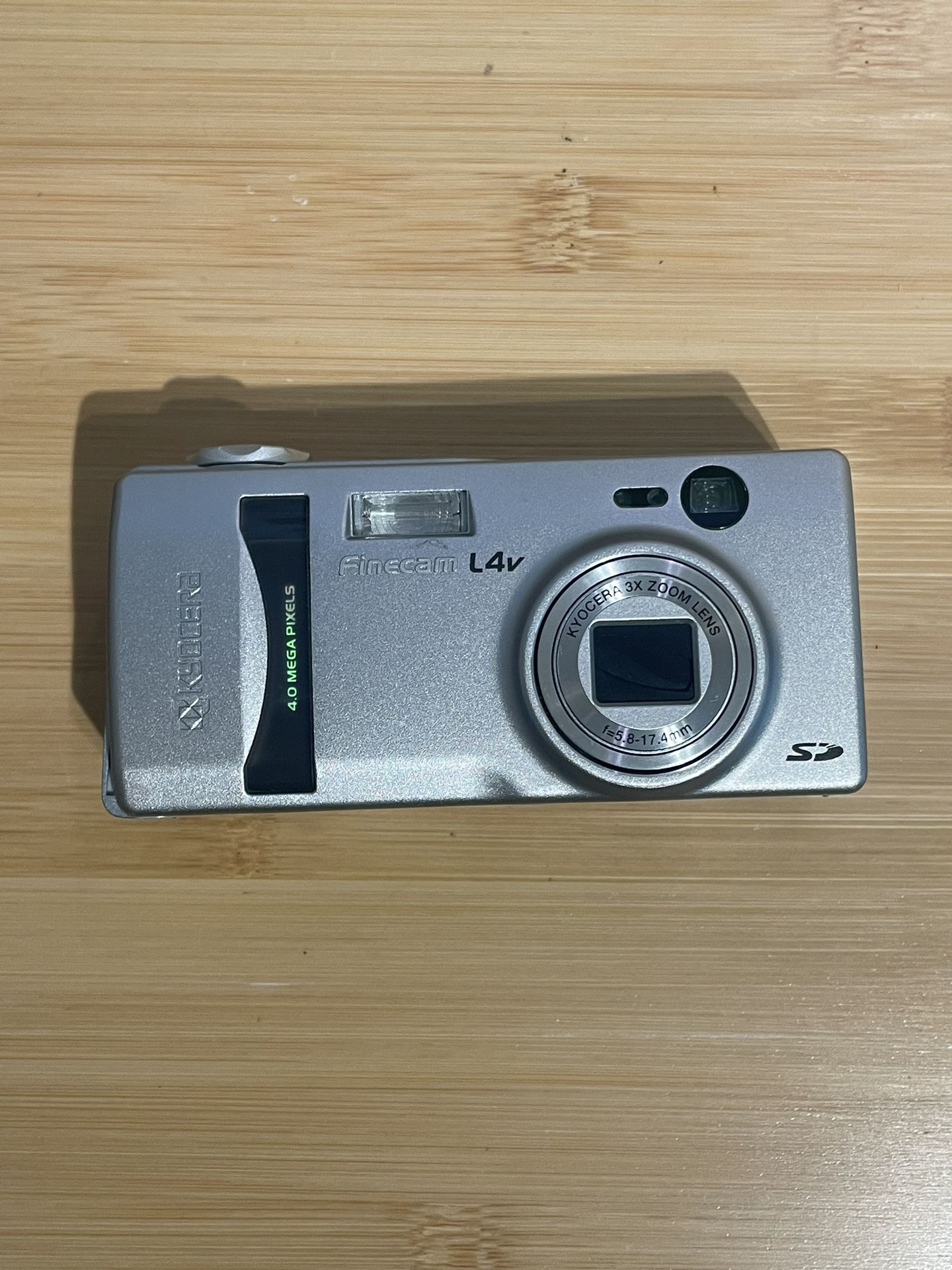 FOR REPAIR - Kyocera Finecam L4V unique vintage digital Camera - SEE DESC