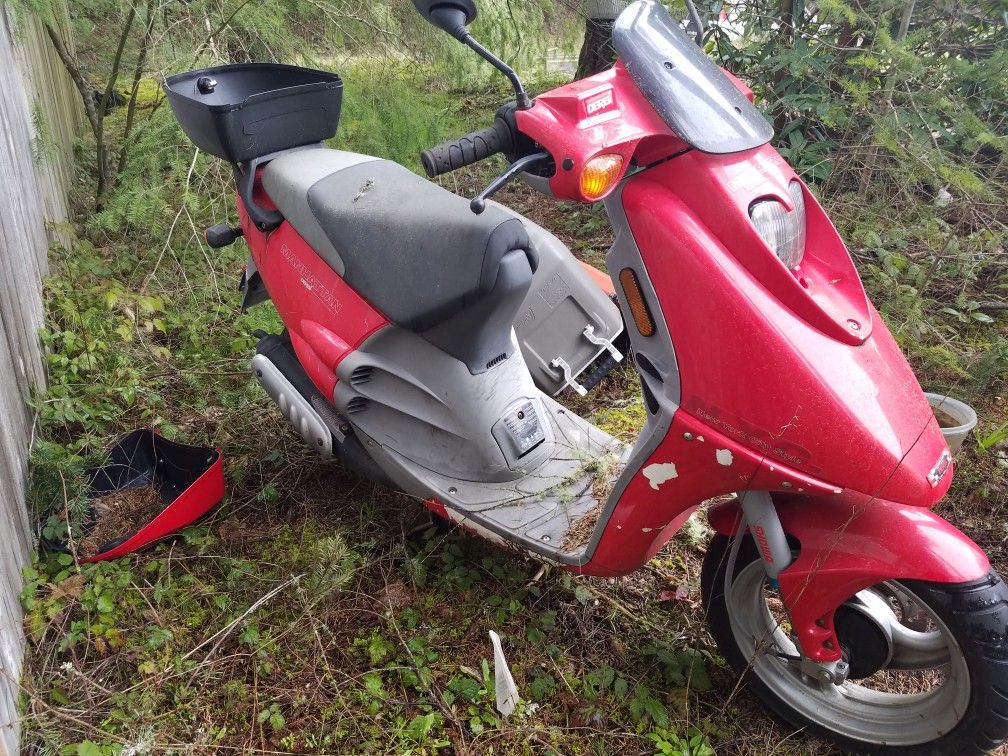 Derbi Manhattan 50cc scooter with title