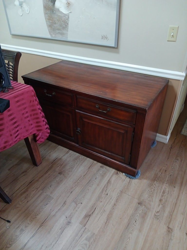 Beautiful Solid Cherry Wood With 2 Draws And 2 Storage Below