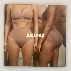 NEW Skims S/M Seamless Sculpt Mid Waist Brief in Onyx