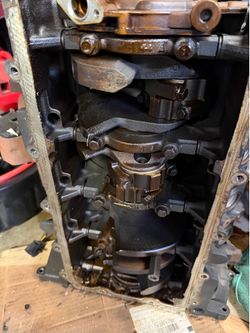 Engine short block and 1 hard cylinder  ford 4.6