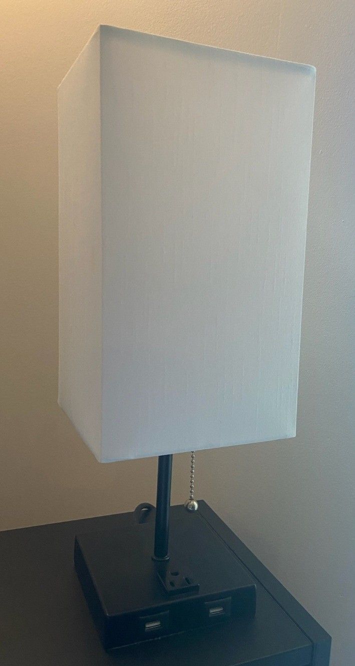 Like New Nice Lamp Has A Putlet Plus It Has 2 USB Chargers.