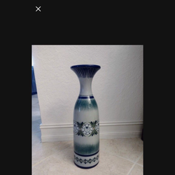 Vase, Like New, Measures 18 Inches Tall