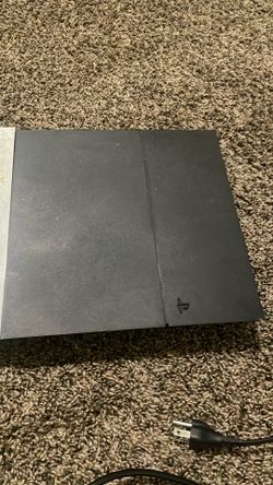 Ps4 (no cables) comes with a controller