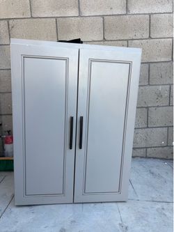 kitchen cabinet