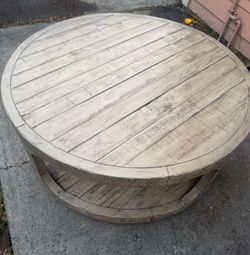 Coffee table in rustic pine finish)