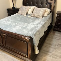 Bedroom Set Solid, Heavy Wood 6 Piece