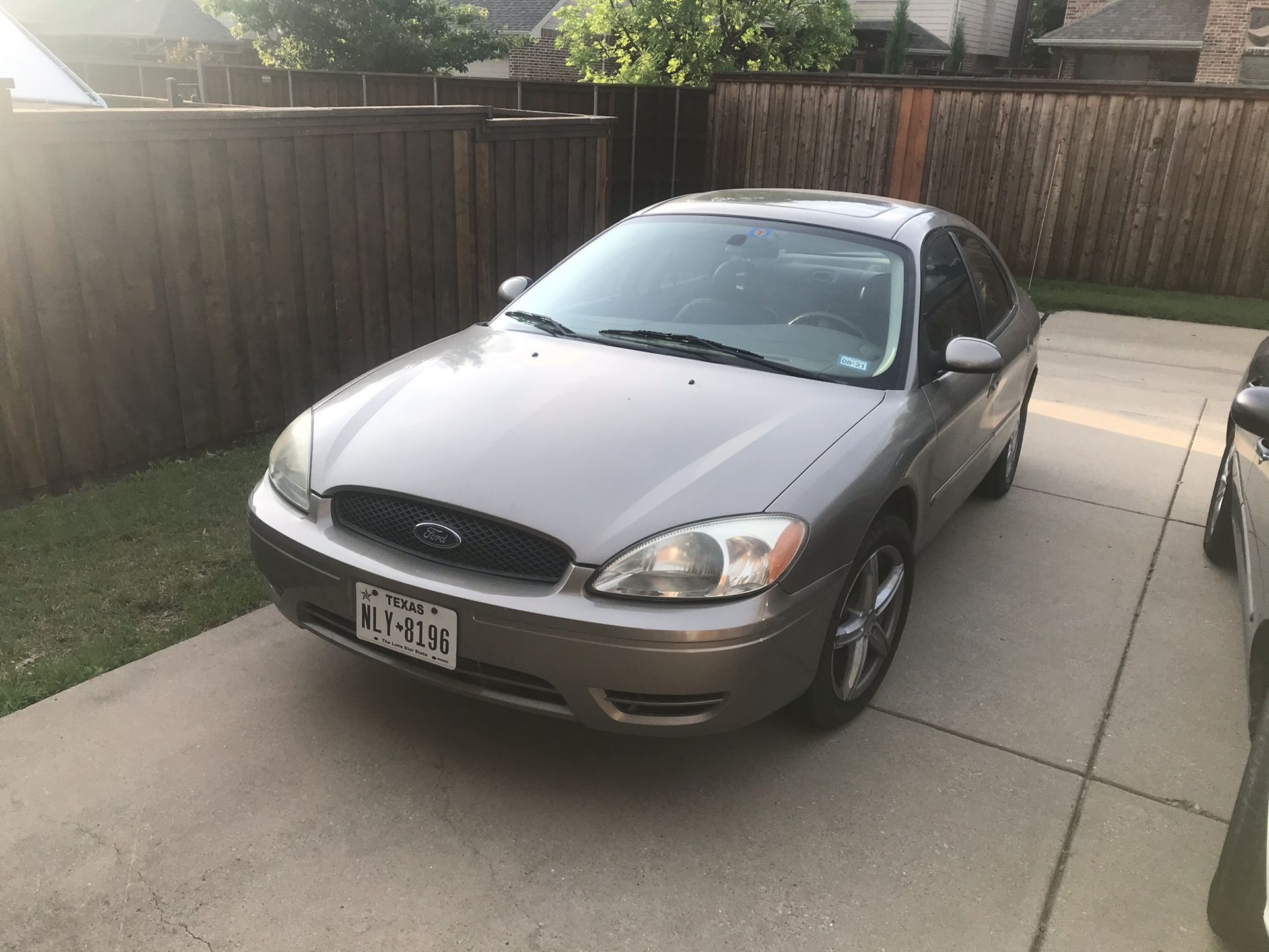 Photo 2007 Ford Taurus For 2700 Obo Negotiable In Good Condition 115000 Miles Clean Title Ac Heat Can Trade With A Truck But Money Talks Negotiable