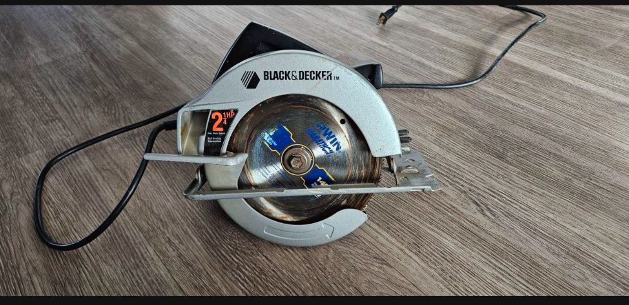 Black And Decker Circular Saw