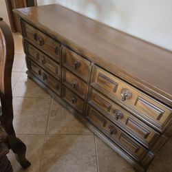 Dresser With Mirror
