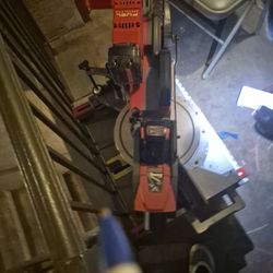 Milwaukee 10" in dual bevel compound sliding miter saw
