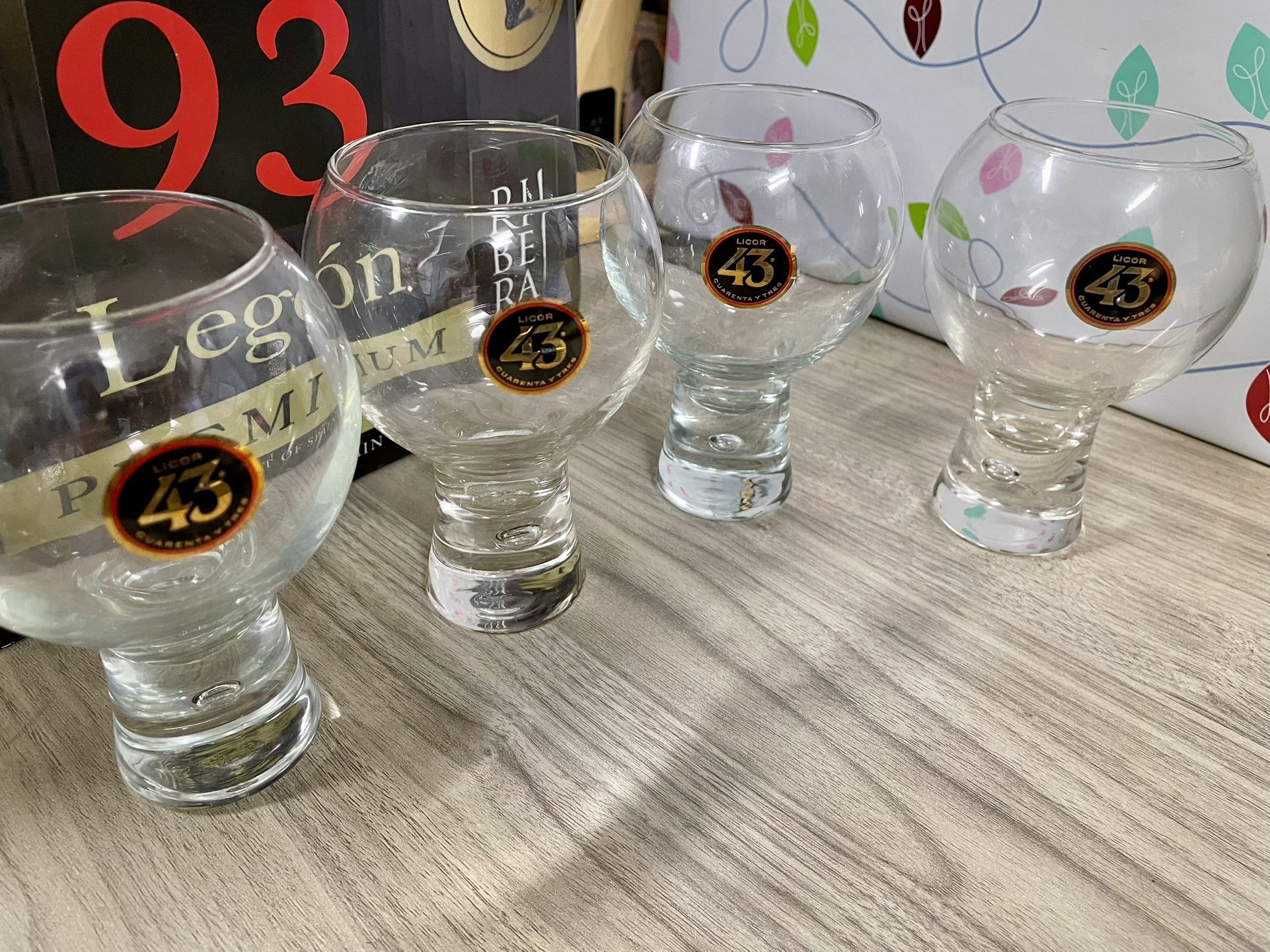 Set of 4 licor 43 cuarenta y tres floating bubble weighted cocktail glasses