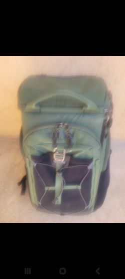 TITAN ICE CHEST BACKPACK BY ARCTIC ZONE