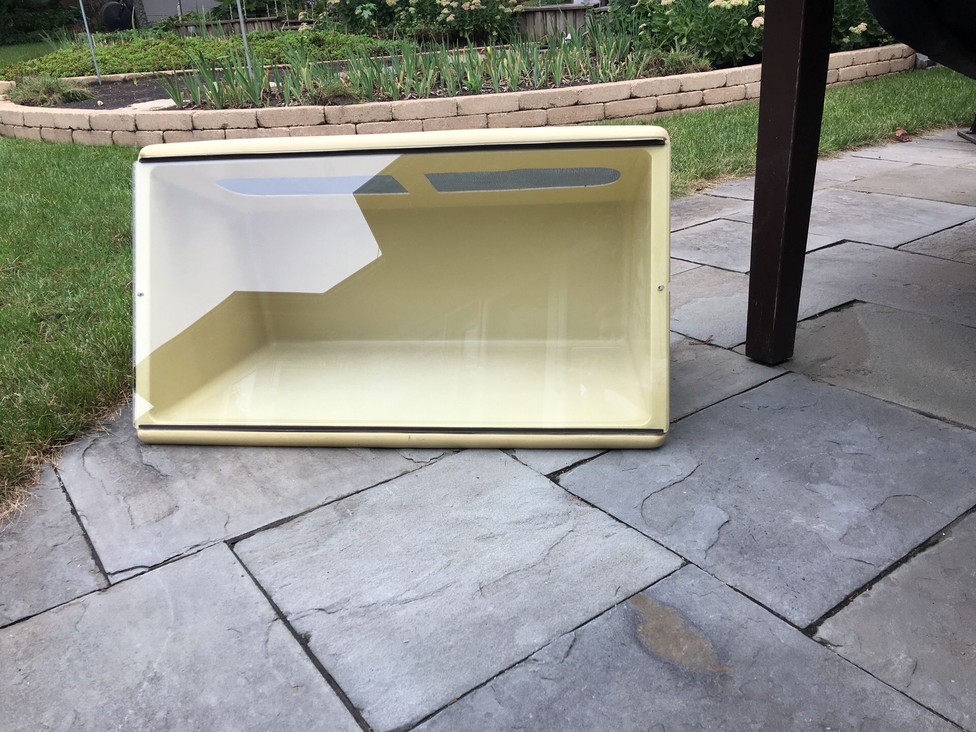 Neodesha snake cage / enclosure / tank