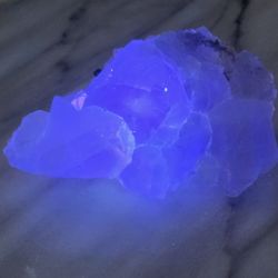 0.9 Lb (414g) Green Fluorite Specimen Reactive With UV Lights 