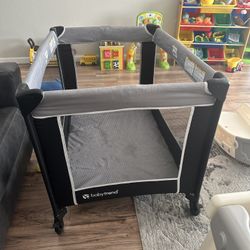 Portable playyard 