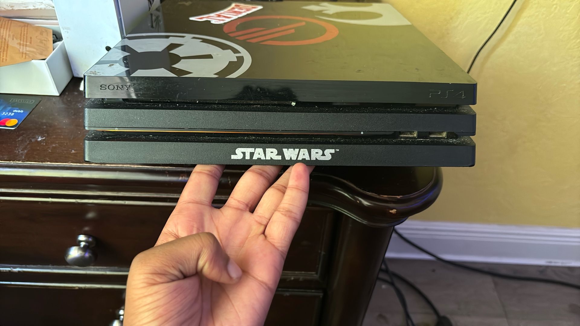 PS4 Pro : Star Wars Edition 1TB (with Games)