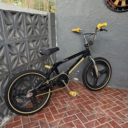 Gt Bump - collectors clean Bmx bike 