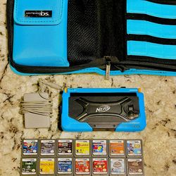 Nintendo DSi With Case And Carrying Bag Plus 20 Games
