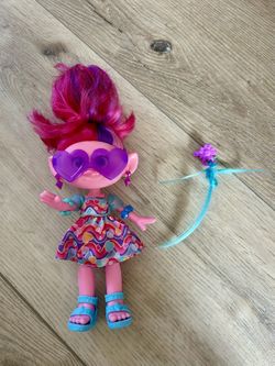 Hasbro “Poppy” Trolls Doll