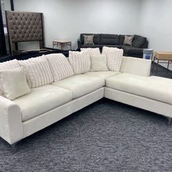 🔥 ELEGANT CREAM VELVET SECTIONAL – ONLY $695 WITH DELIVERY! 🔥  ✅ Luxury & Comfort Combined! This stunning cream velvet sectional features ultra-soft