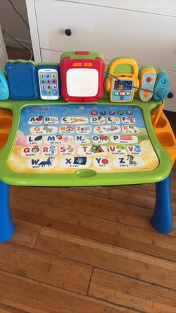 V tech writing desk/table