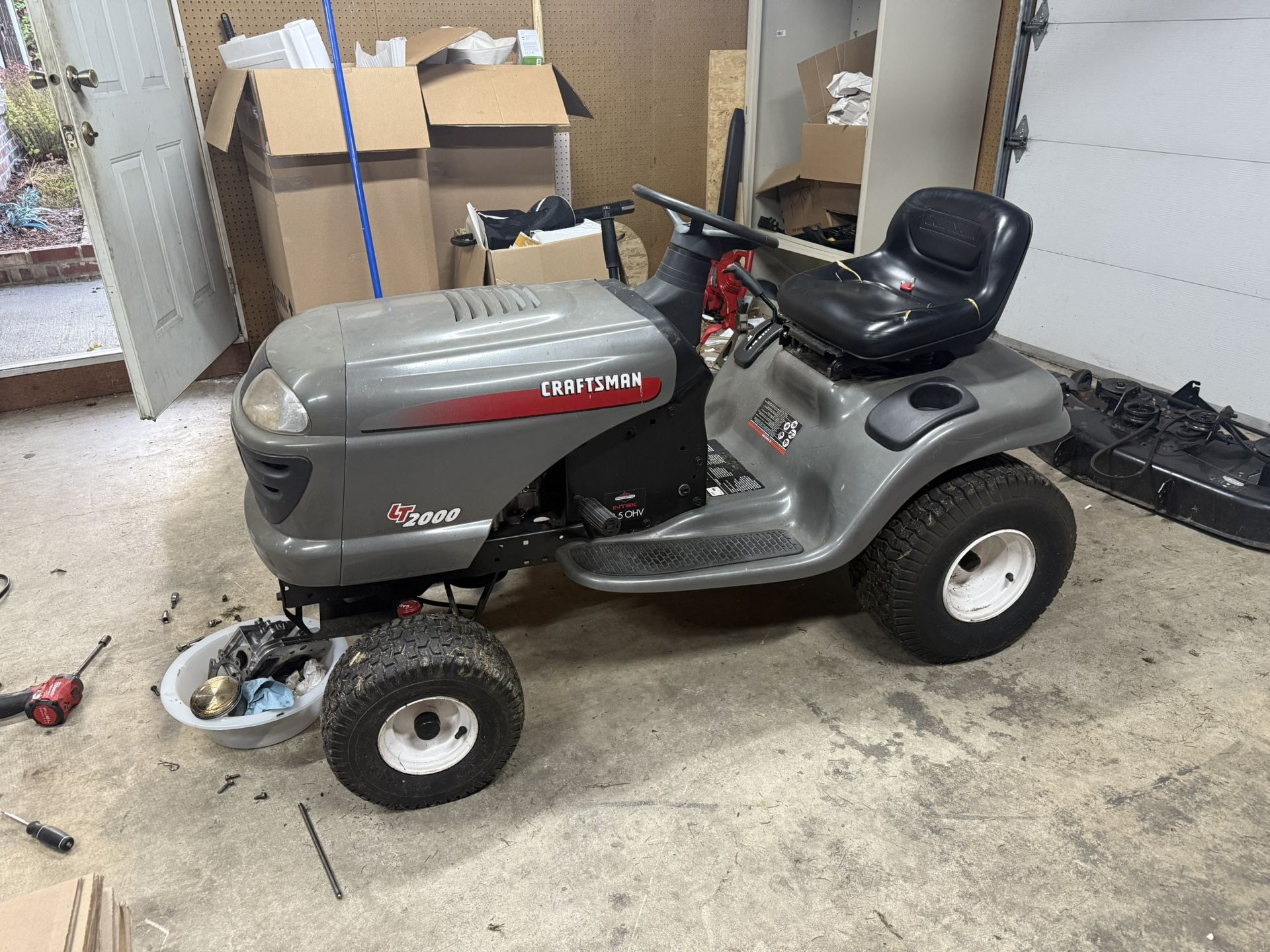 Free! Craftsman LT2000 Riding Mower (Needs Rebuild)