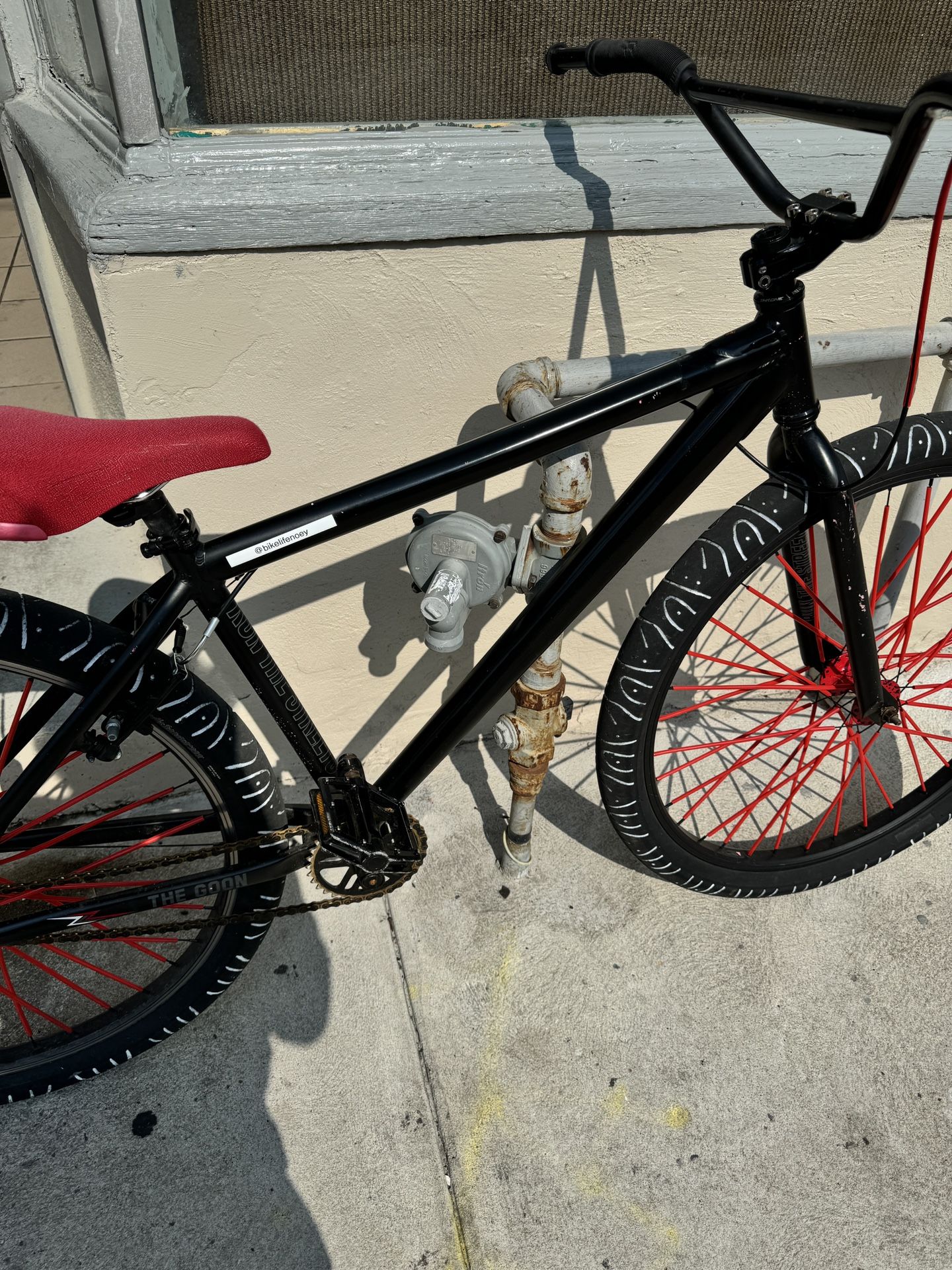 Throne Goon 29 inch