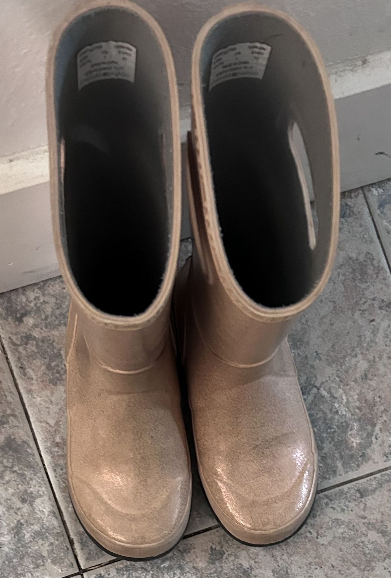 Girls Bogs Rain Boots, Pink Rose Gold Glitter, Size 1