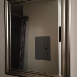 Hanging mirrors