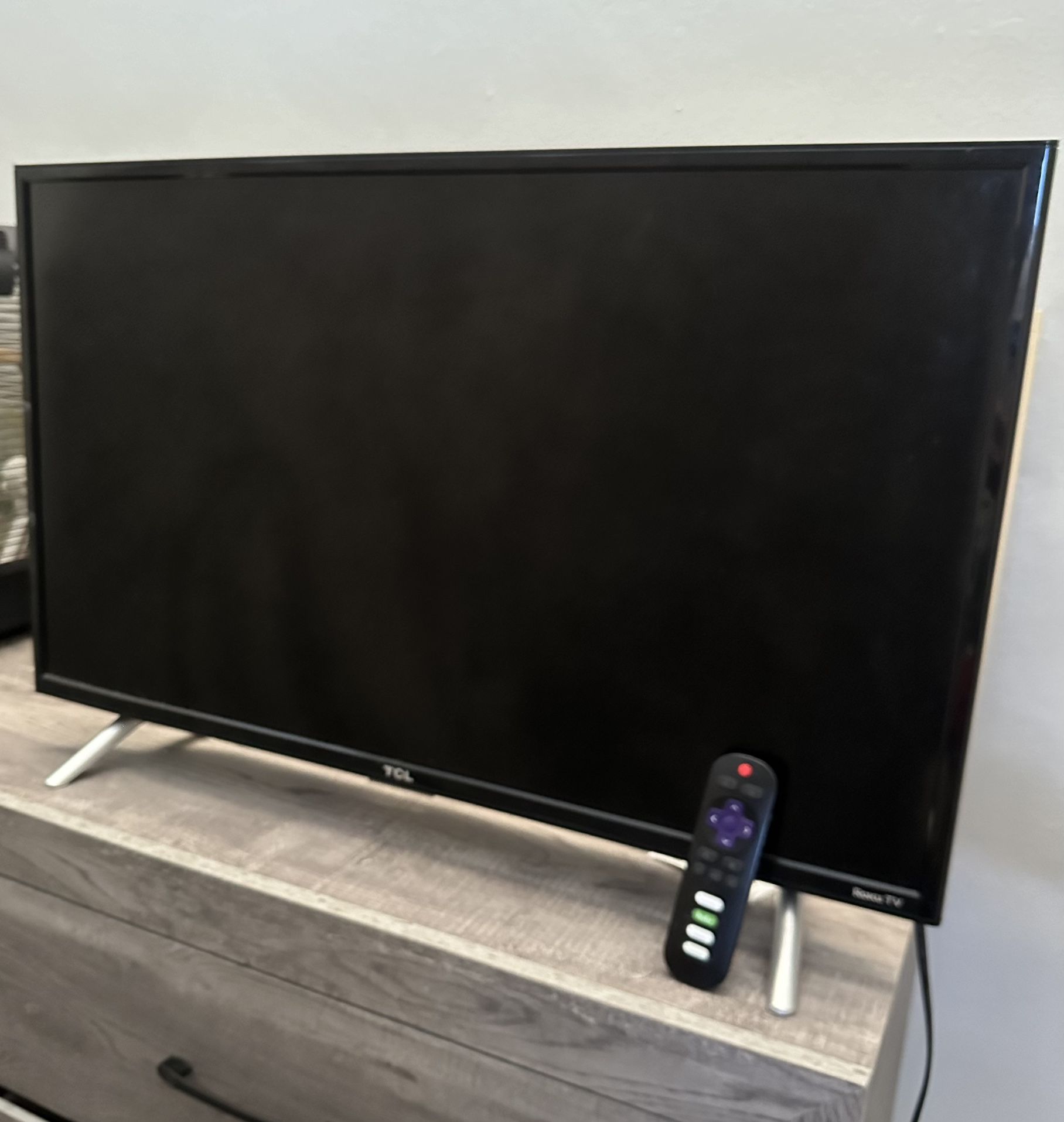 32” TCL Roku TV