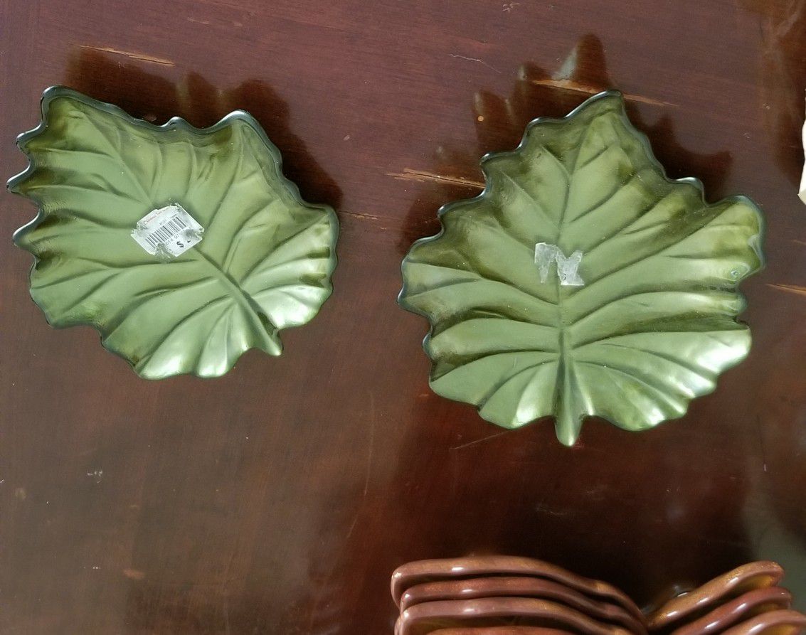 Two Arda Leaf Dish