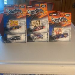 NASCAR Hot Wheels  Released  2002 Lot Of 5 $ 22