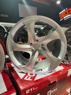 SET OF WWHEELS 21X9/22X12 5X130 A-XZ-. CHECK PRICE