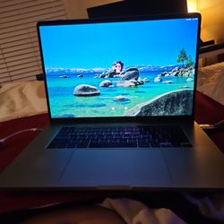 2019 MACBOOK PRO MAXED OUT I9